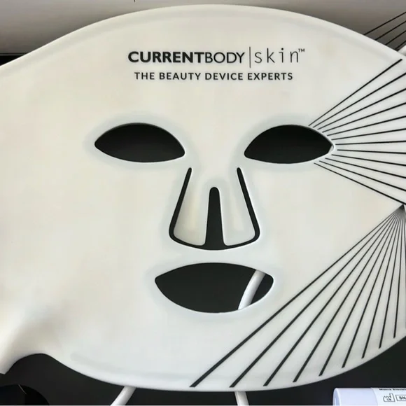 CurrentBody LED Red Light Face Mask 
Series 1 in bag & box - Picture 2 of 9